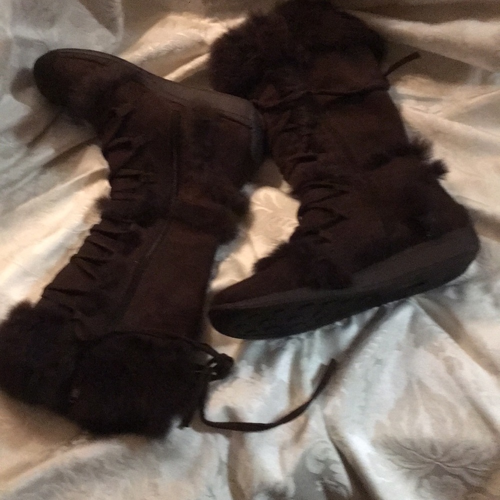 Ladies brown furry boots